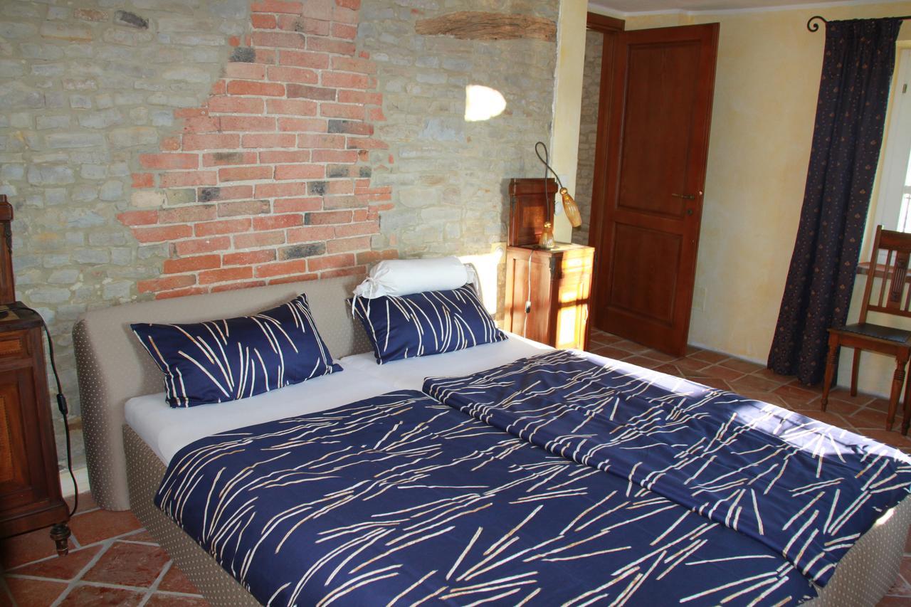 Cascina Marotta Bed & Breakfast Albaretto della Torre ภายนอก รูปภาพ